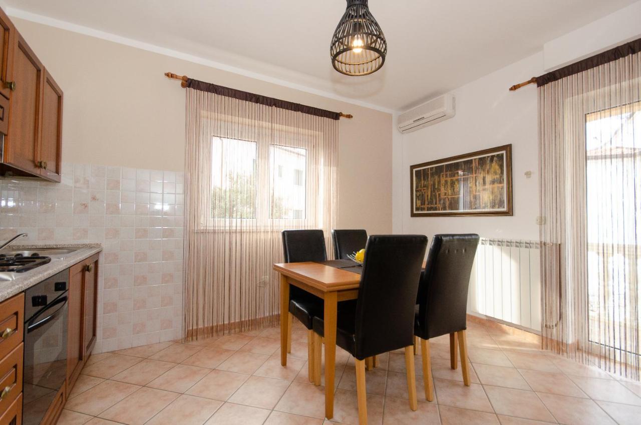 Apartments Villa Amfora Rovinj Exterior photo