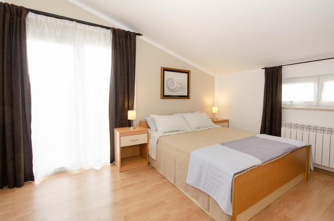 Apartments Villa Amfora Rovinj Exterior photo