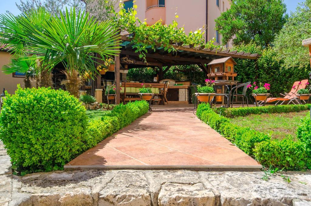 Apartments Villa Amfora Rovinj Exterior photo